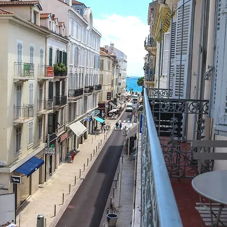 Centre Carre D'or カンヌ