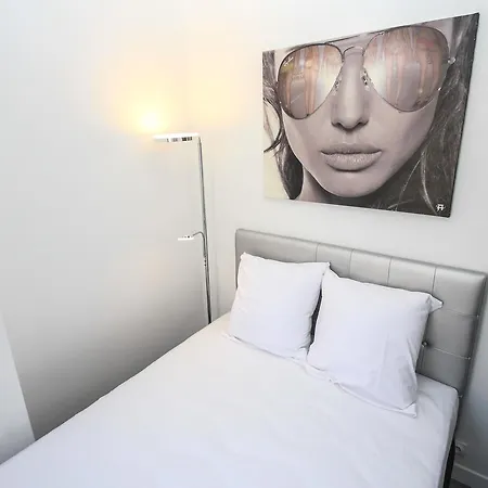 Centre Carre D'or Apartment