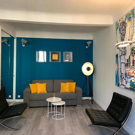 Centre Carre D'or Apartment